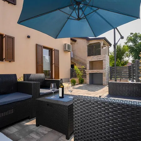 Mistral Апартаменты Фунтана